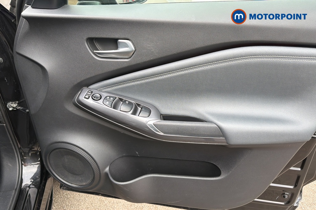 Nissan Juke Tekna Manual Petrol SUV - Stock Number (1641764) - 18th supplementary image