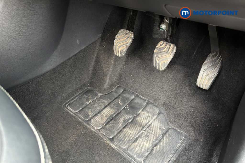 Nissan Juke Tekna Manual Petrol SUV - Stock Number (1641764) - 24th supplementary image