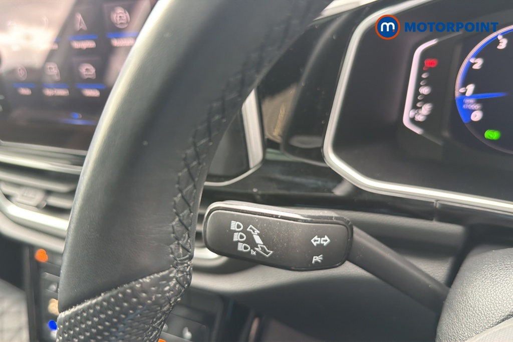 Volkswagen T-Roc R-Line Automatic Petrol SUV - Stock Number (1642321) - 5th supplementary image