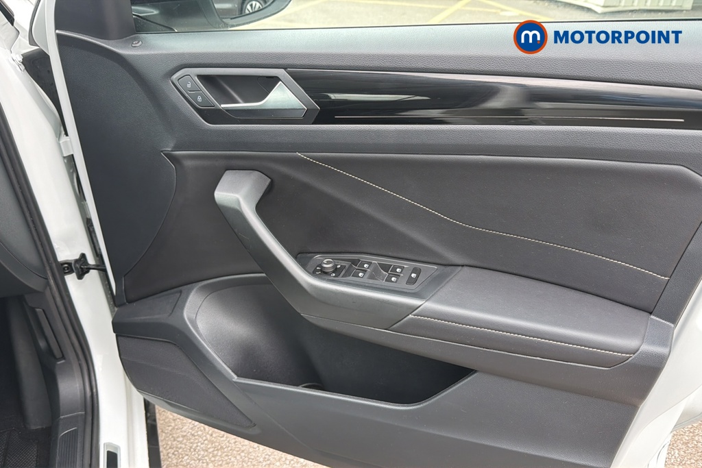 Volkswagen T-Roc R-Line Automatic Petrol SUV - Stock Number (1642321) - 18th supplementary image