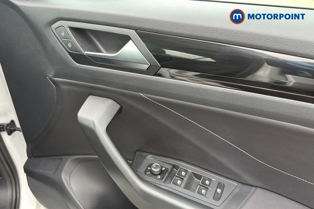 Volkswagen T-Roc R-Line Automatic Petrol SUV - Stock Number (1642321) - 19th supplementary image