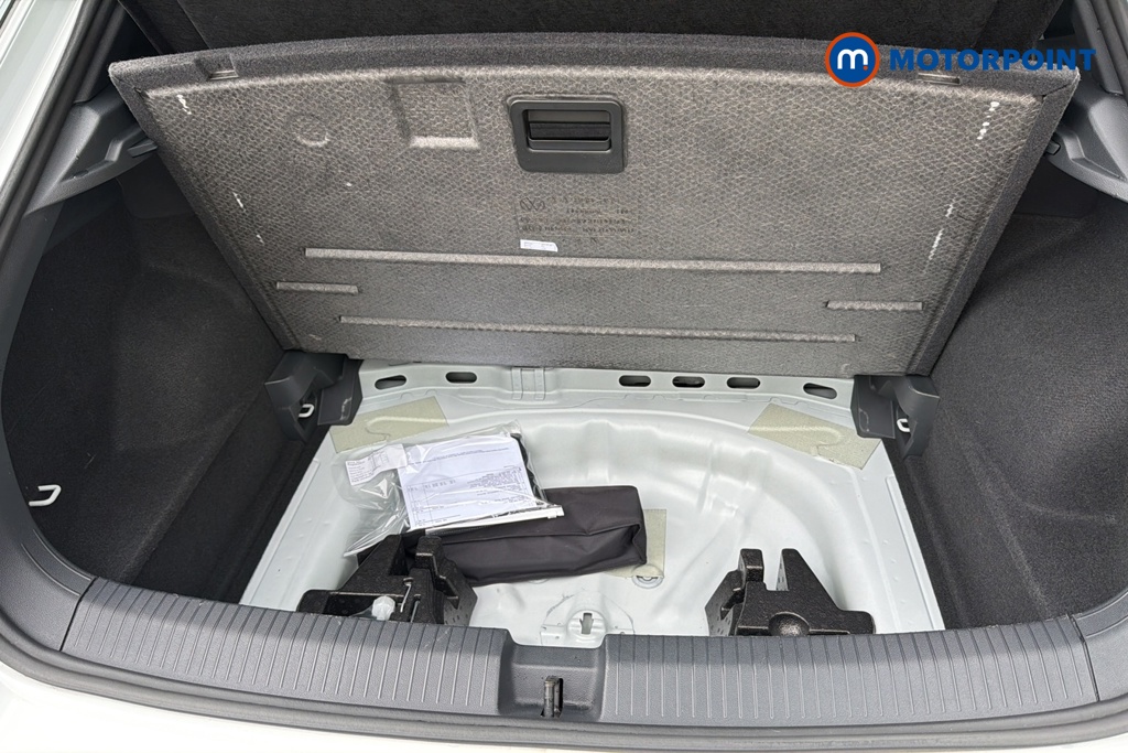 Volkswagen T-Roc R-Line Automatic Petrol SUV - Stock Number (1642321) - 33rd supplementary image