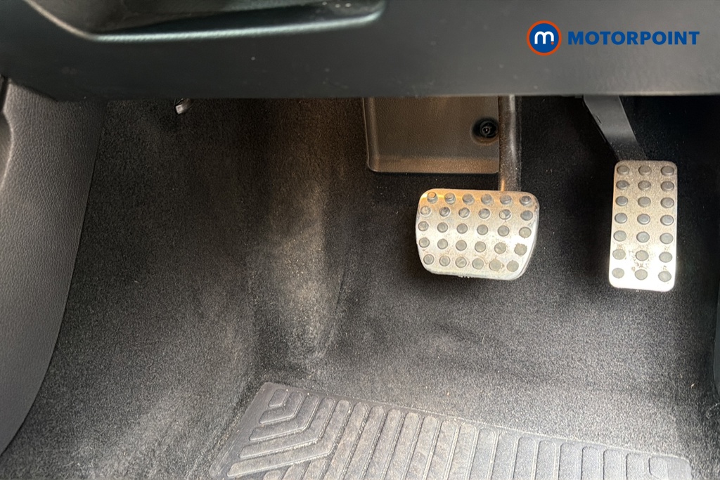 Mercedes-Benz A Class Amg Line Automatic Petrol Hatchback - Stock Number (1642824) - 24th supplementary image