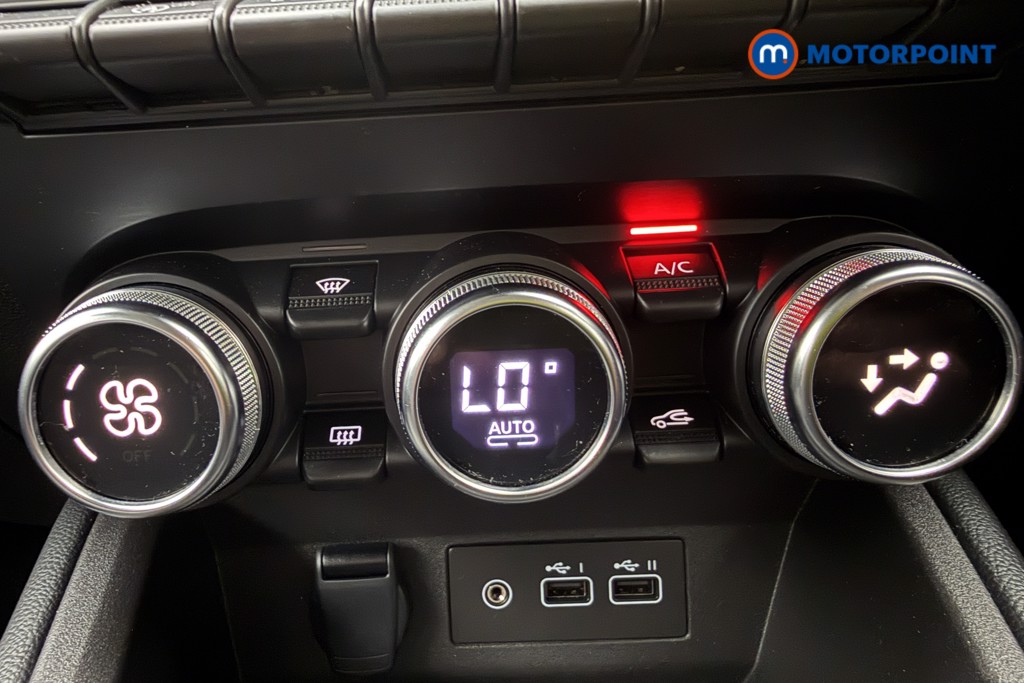 Renault Clio Evolution Manual Petrol Hatchback - Stock Number (1642852) - 16th supplementary image