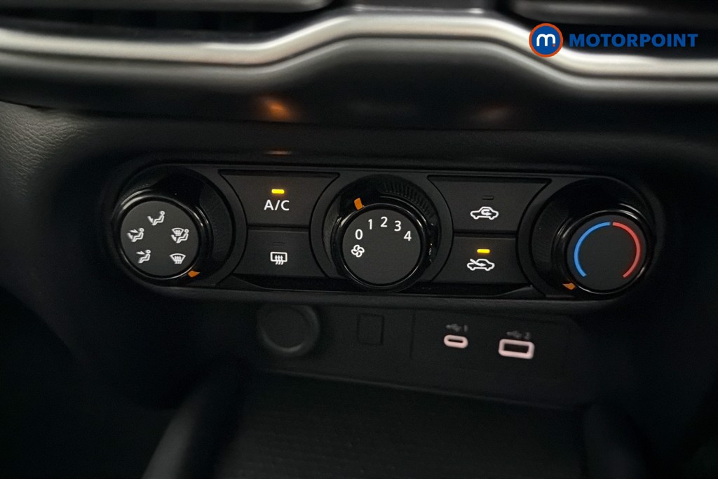 Nissan Juke Acenta Premium Manual Petrol SUV - Stock Number (1643188) - 12th supplementary image
