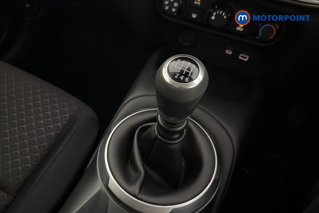 Nissan Juke Acenta Premium Manual Petrol SUV - Stock Number (1643188) - 15th supplementary image