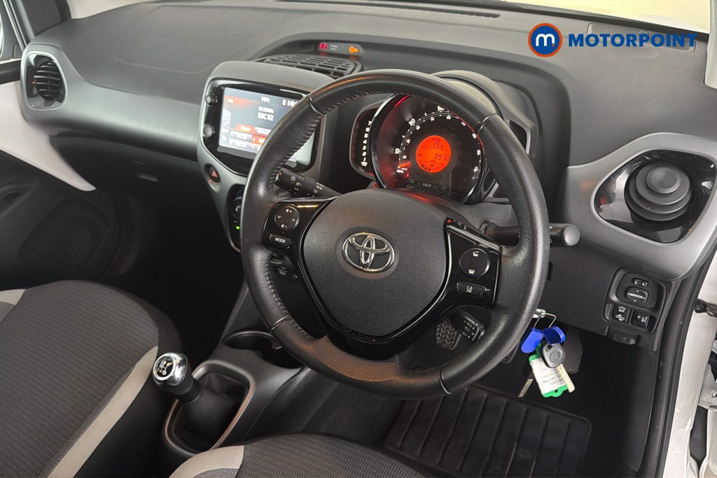 Toyota Aygo X-Play Manual Petrol Hatchback - Stock Number (1643263) - 1st supplementary image