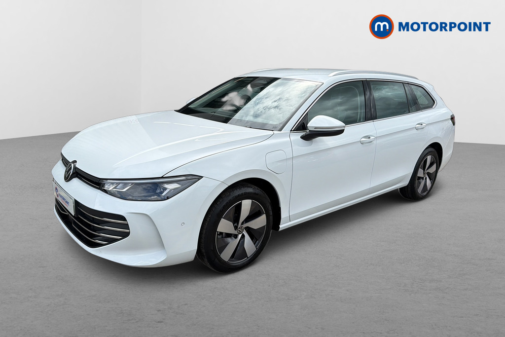 Volkswagen Passat Life Automatic Petrol Plug-In Hybrid Estate - Stock Number (1643785) - Passenger side front corner