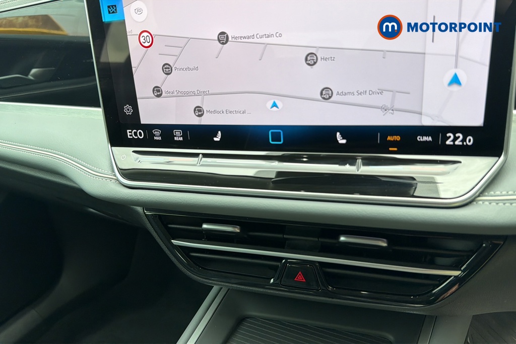 Volkswagen Passat Life Automatic Petrol Plug-In Hybrid Estate - Stock Number (1643785) - 12th supplementary image