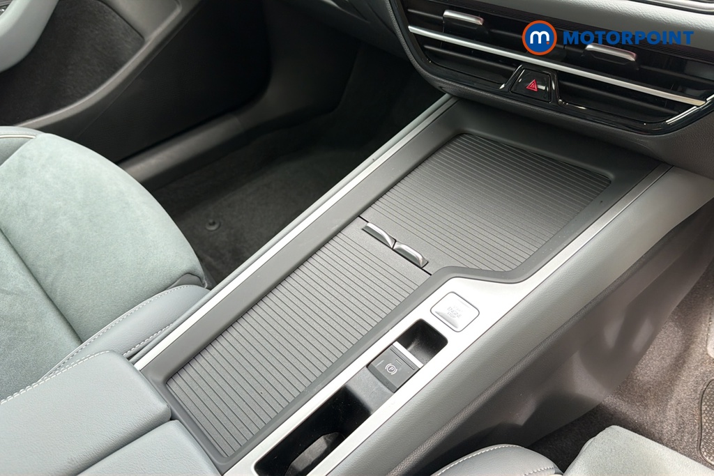 Volkswagen Passat Life Automatic Petrol Plug-In Hybrid Estate - Stock Number (1643785) - 15th supplementary image