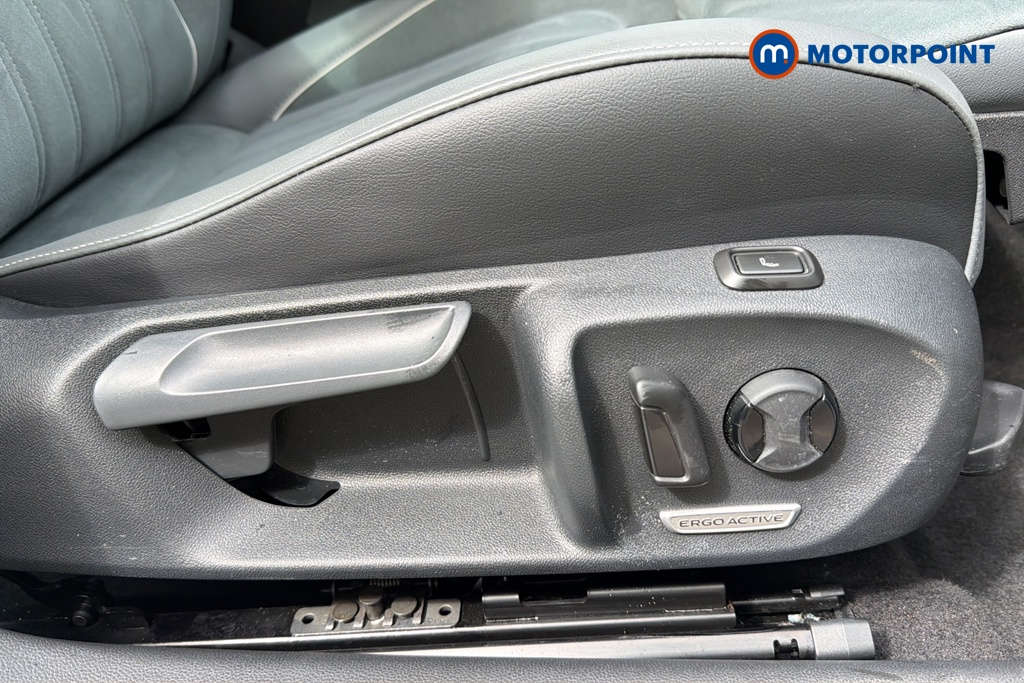 Volkswagen Passat Life Automatic Petrol Plug-In Hybrid Estate - Stock Number (1643785) - 23rd supplementary image