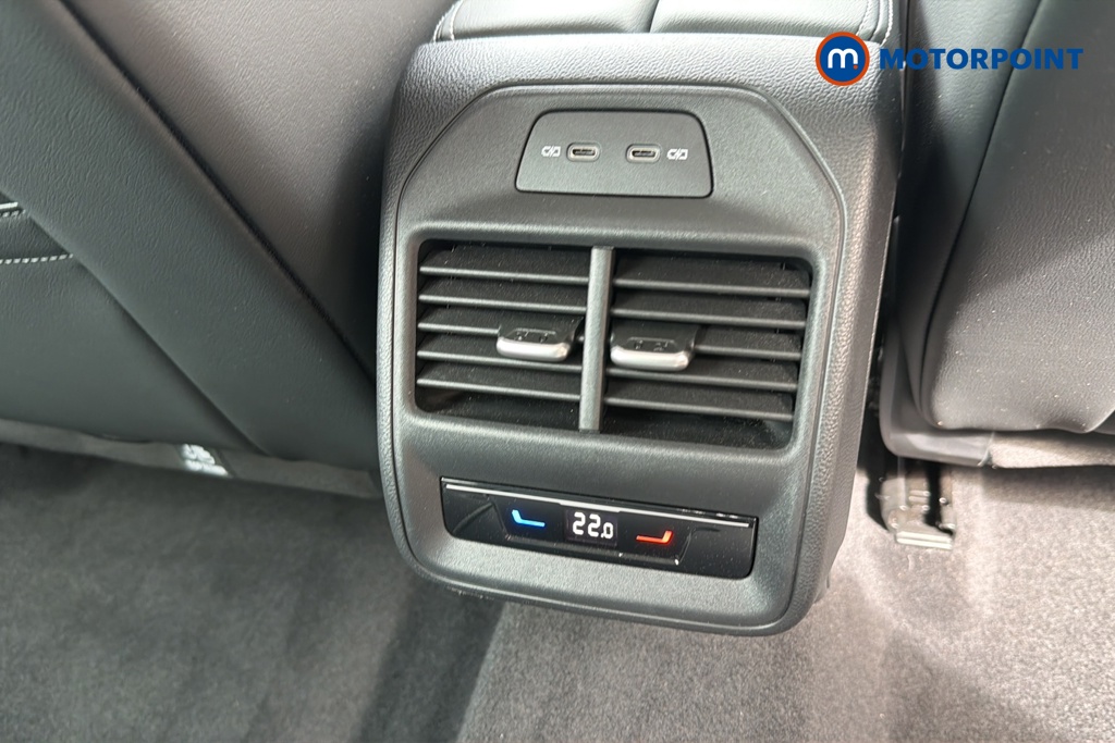 Volkswagen Passat Life Automatic Petrol Plug-In Hybrid Estate - Stock Number (1643785) - 28th supplementary image