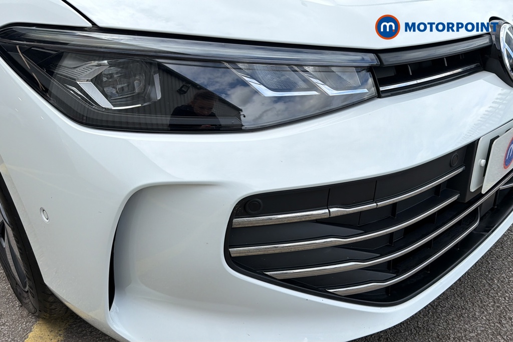 Volkswagen Passat Life Automatic Petrol Plug-In Hybrid Estate - Stock Number (1643785) - 38th supplementary image