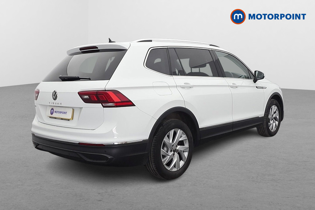 Volkswagen Tiguan Allspace Life Automatic Petrol SUV - Stock Number (1643883) - Drivers side rear corner