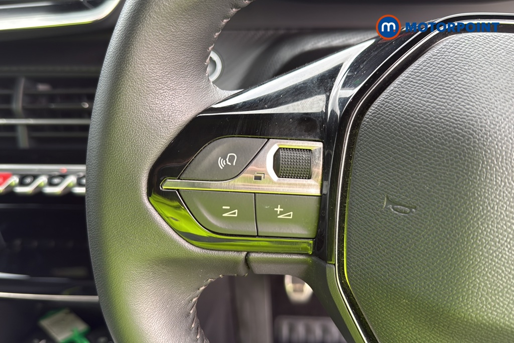 Peugeot 2008 Allure Premium-Plus Manual Petrol SUV - Stock Number (1594614) - 4th supplementary image