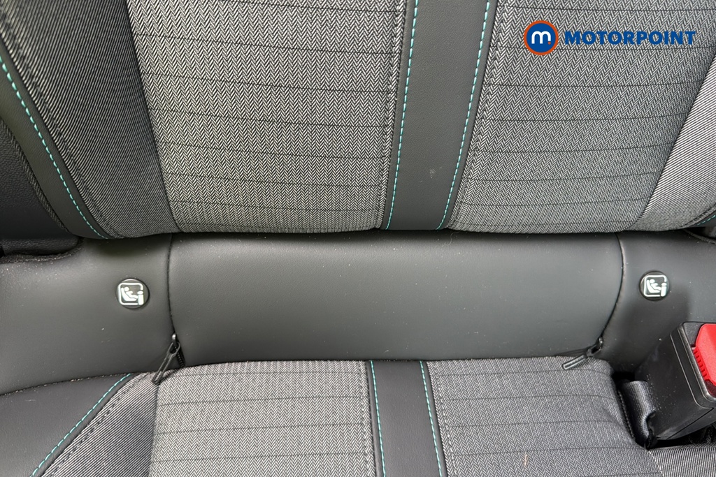 Peugeot 2008 Allure Premium-Plus Manual Petrol SUV - Stock Number (1594614) - 27th supplementary image