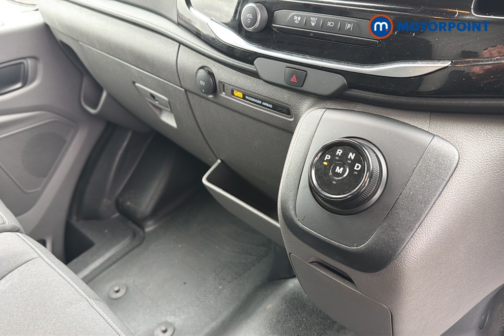 Ford Transit Limited Automatic Diesel Medium Roof Van - Stock Number (1608650) - 15th supplementary image