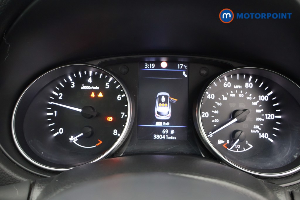 Nissan Qashqai Tekna Manual Petrol SUV - Stock Number (1612651) - 2nd supplementary image