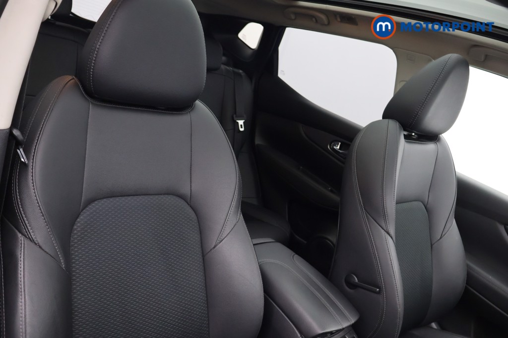 Nissan Qashqai Tekna Manual Petrol SUV - Stock Number (1612651) - 9th supplementary image