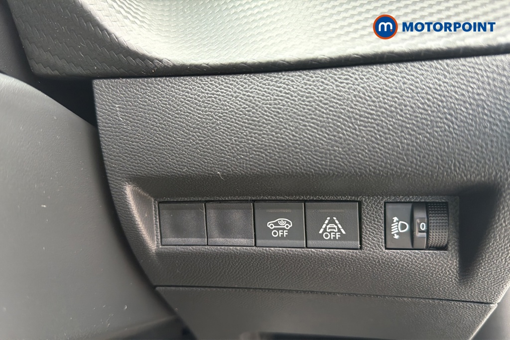 Peugeot 2008 Allure Premium-Plus Manual Petrol SUV - Stock Number (1632091) - 11th supplementary image