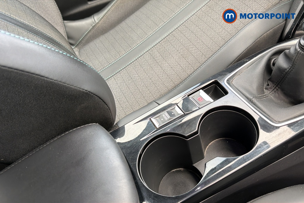 Peugeot 2008 Allure Premium-Plus Manual Petrol SUV - Stock Number (1632091) - 16th supplementary image