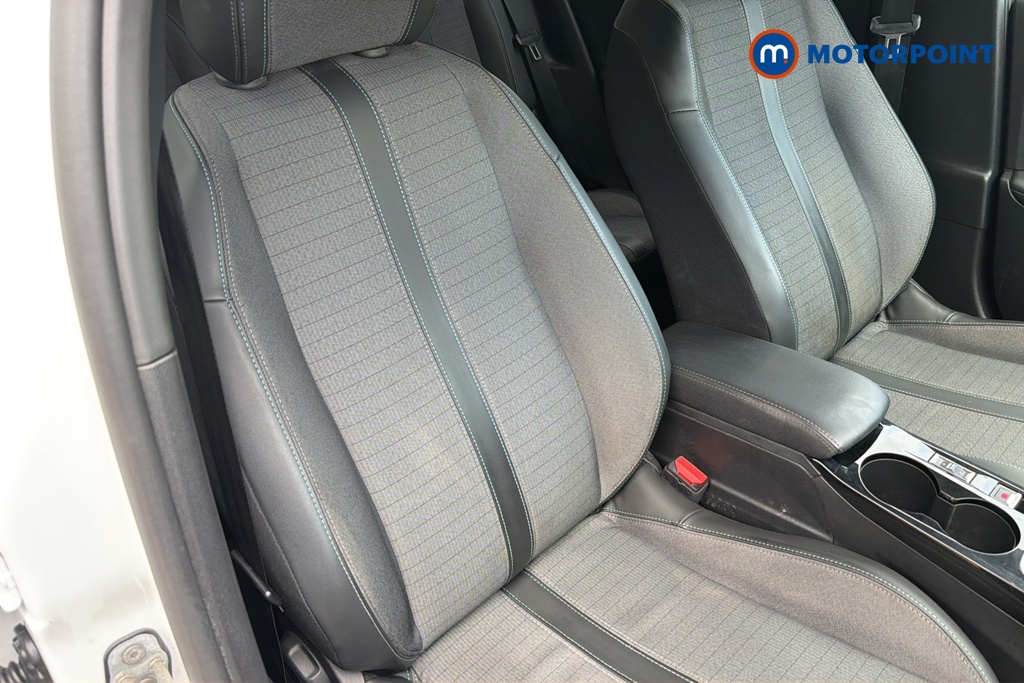 Peugeot 2008 Allure Premium-Plus Manual Petrol SUV - Stock Number (1632091) - 22nd supplementary image