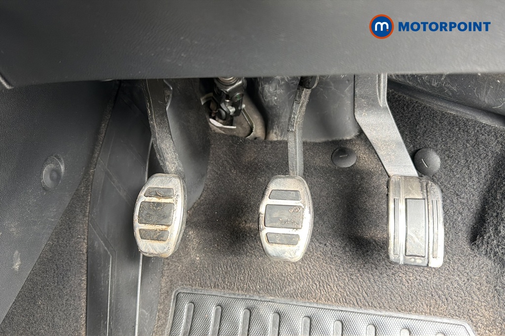 Peugeot 2008 Allure Premium-Plus Manual Petrol SUV - Stock Number (1632091) - 24th supplementary image