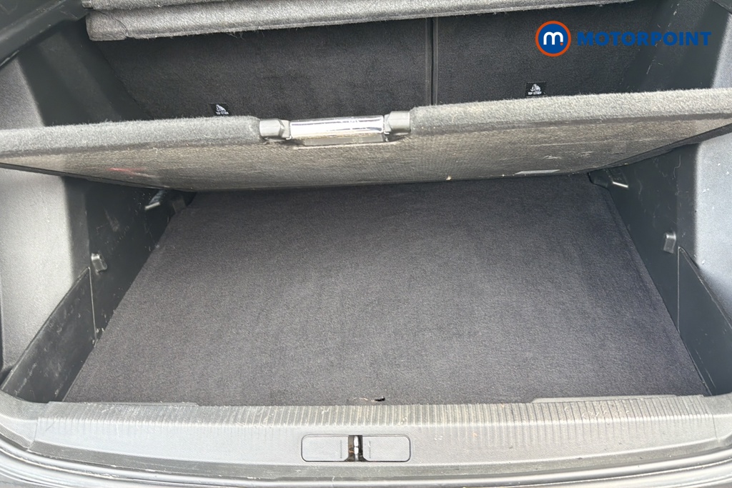 Peugeot 2008 Allure Premium-Plus Manual Petrol SUV - Stock Number (1632091) - 33rd supplementary image