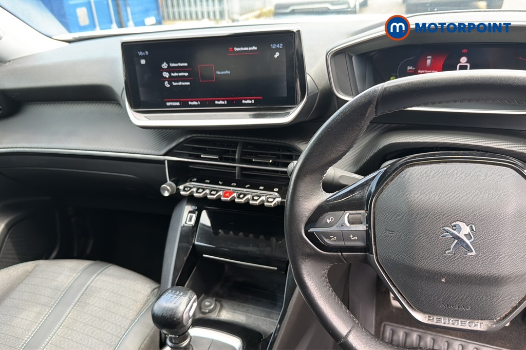 Peugeot 2008 Allure Premium-Plus Manual Petrol SUV - Stock Number (1632091) - 1st supplementary image