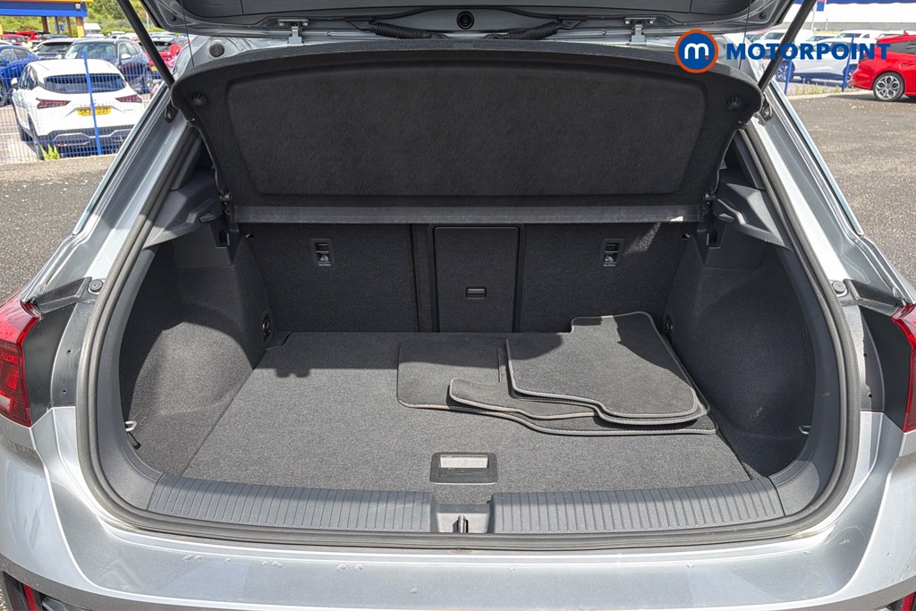 Volkswagen T-Roc R-Line Automatic Petrol SUV - Stock Number (1634400) - 33rd supplementary image