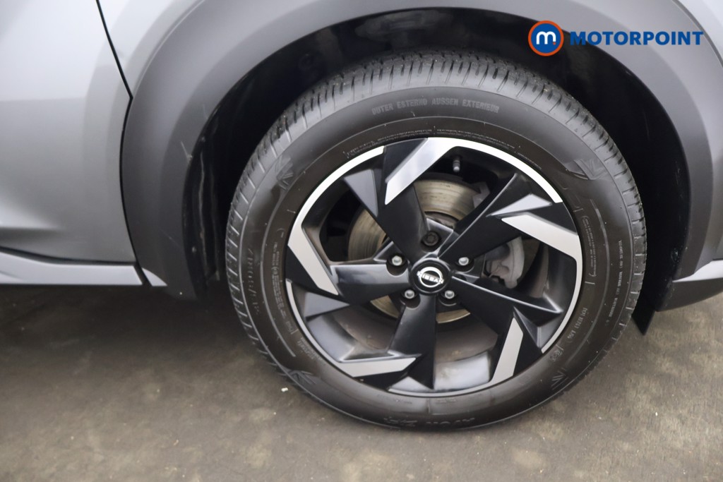 Nissan Juke N-Connecta Manual Petrol SUV - Stock Number (1635822) - 14th supplementary image