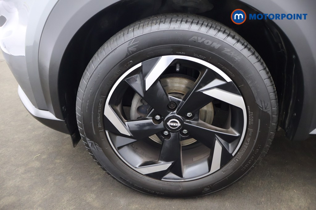 Nissan Juke N-Connecta Manual Petrol SUV - Stock Number (1635822) - 15th supplementary image
