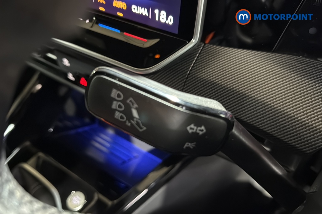Volkswagen Golf R-Line Manual Petrol Hatchback - Stock Number (1636081) - 5th supplementary image