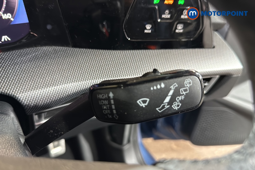 Volkswagen Golf R-Line Manual Petrol Hatchback - Stock Number (1636081) - 6th supplementary image