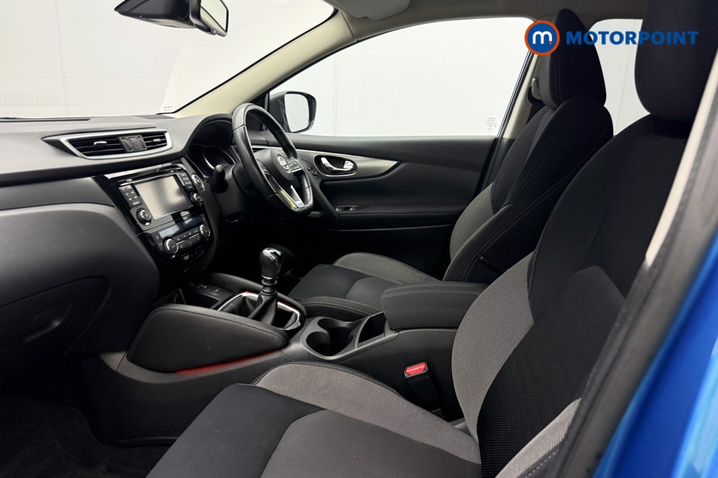 Nissan Qashqai N-Connecta Manual Petrol SUV - Stock Number (1636380) - 4th supplementary image