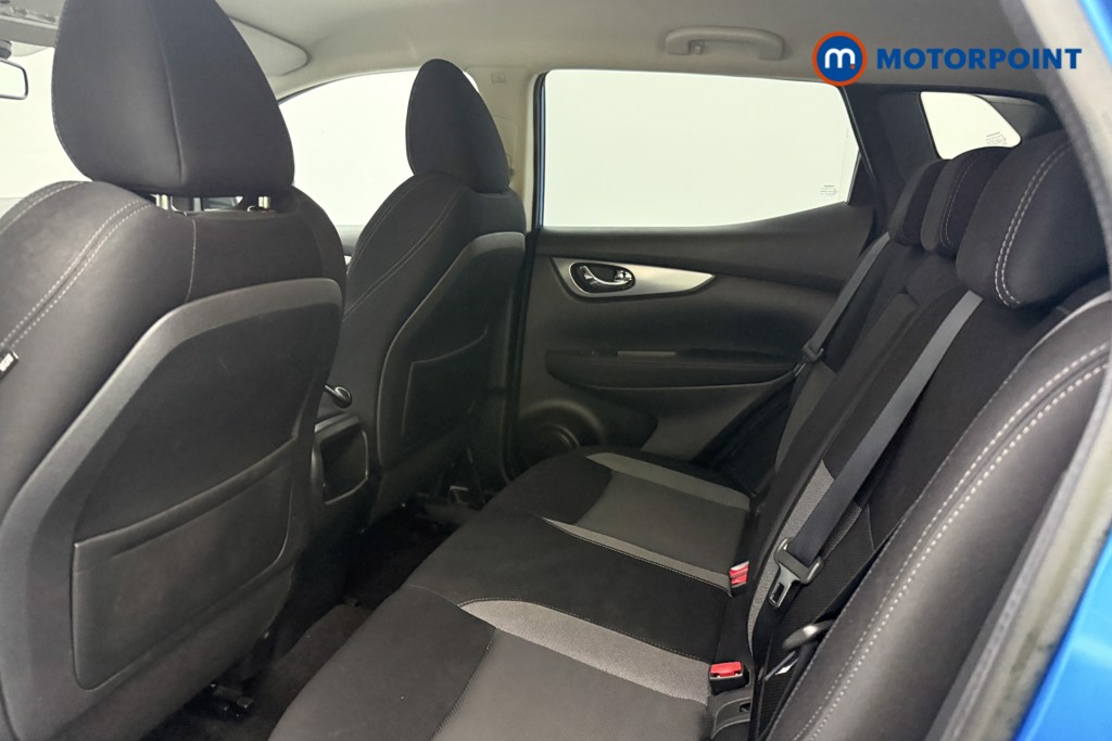 Nissan Qashqai N-Connecta Manual Petrol SUV - Stock Number (1636380) - 5th supplementary image