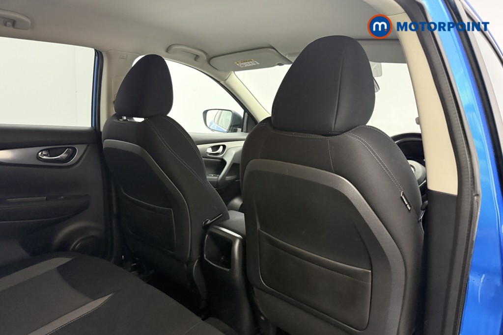 Nissan Qashqai N-Connecta Manual Petrol SUV - Stock Number (1636380) - 11th supplementary image