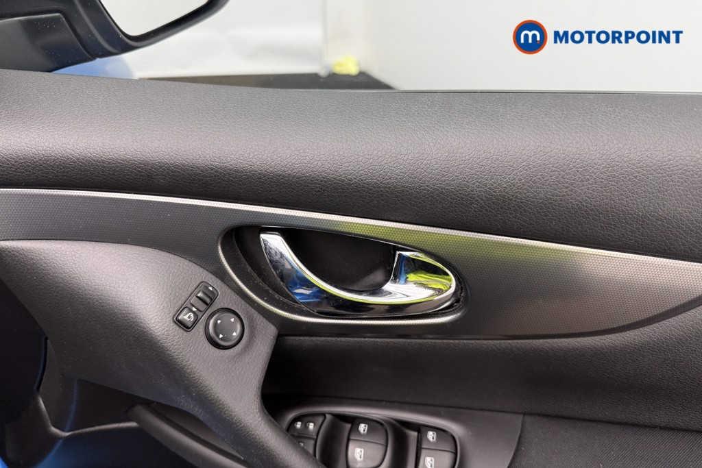 Nissan Qashqai N-Connecta Manual Petrol SUV - Stock Number (1636380) - 18th supplementary image
