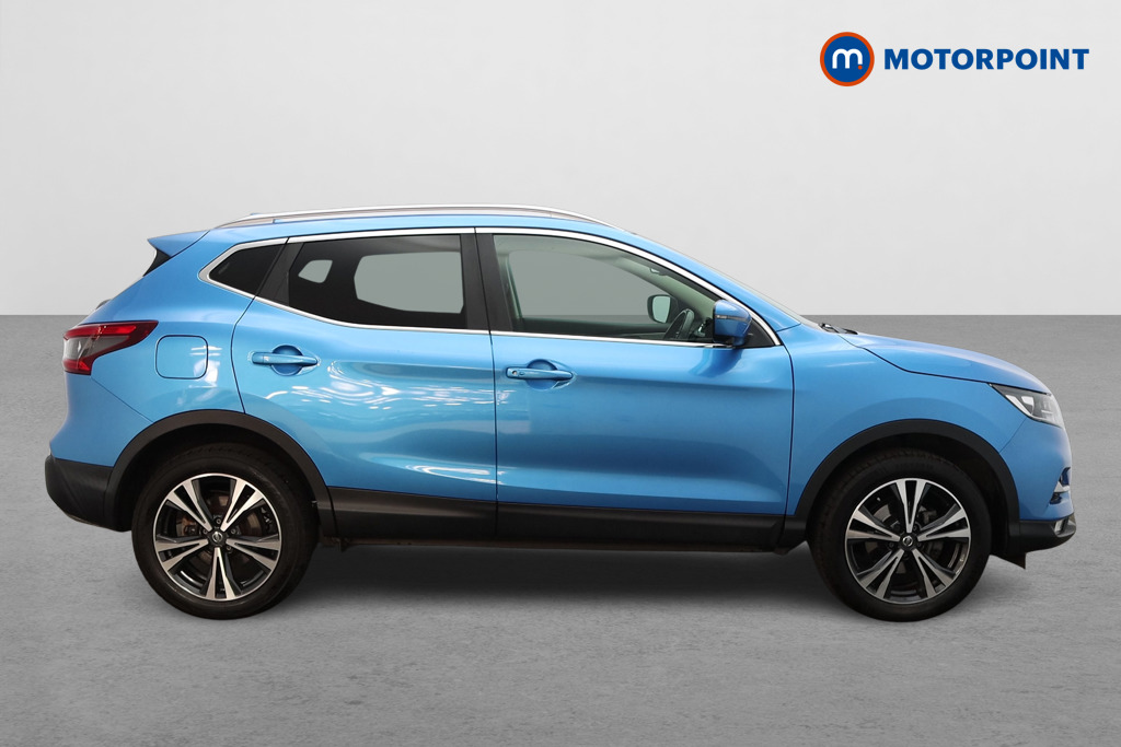 Nissan Qashqai N-Connecta Manual Petrol SUV - Stock Number (1636380) - Drivers side