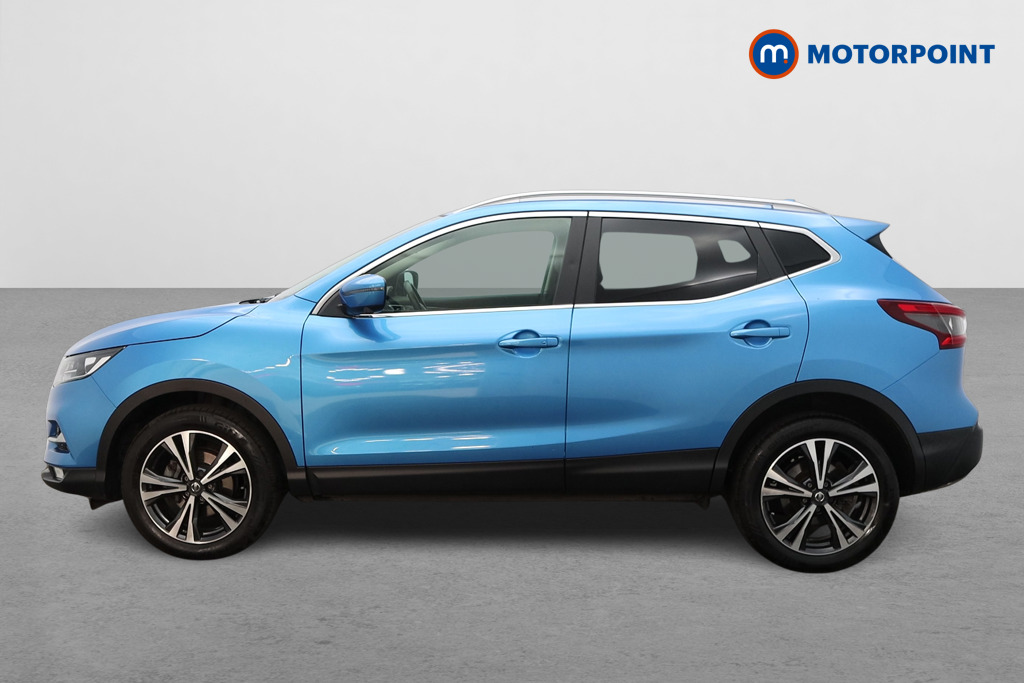 Nissan Qashqai N-Connecta Manual Petrol SUV - Stock Number (1636380) - Passenger side