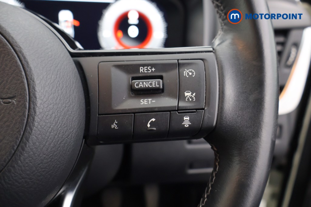 Nissan Qashqai N-Connecta Manual Petrol SUV - Stock Number (1636679) - 4th supplementary image