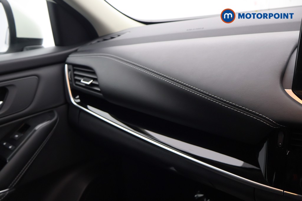 Nissan Qashqai N-Connecta Manual Petrol SUV - Stock Number (1636679) - 8th supplementary image