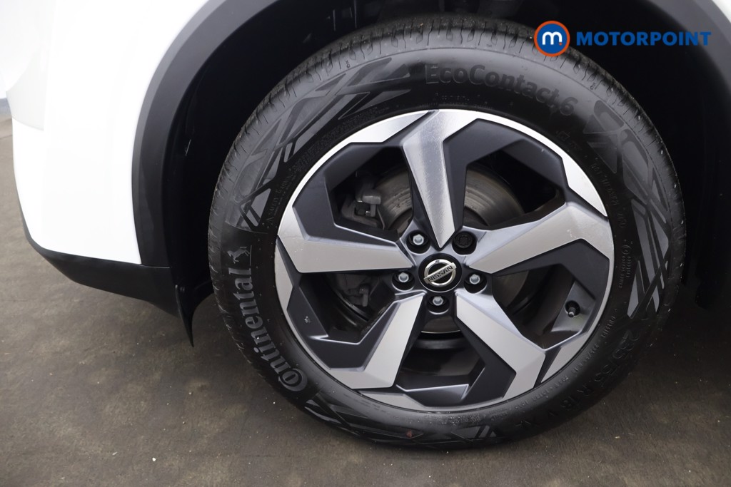 Nissan Qashqai N-Connecta Manual Petrol SUV - Stock Number (1636679) - 15th supplementary image
