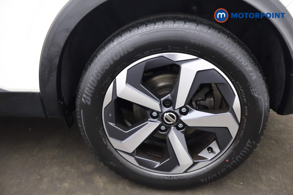 Nissan Qashqai N-Connecta Manual Petrol SUV - Stock Number (1636679) - 16th supplementary image