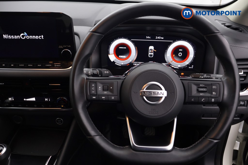 Nissan Qashqai N-Connecta Manual Petrol SUV - Stock Number (1636679) - 1st supplementary image