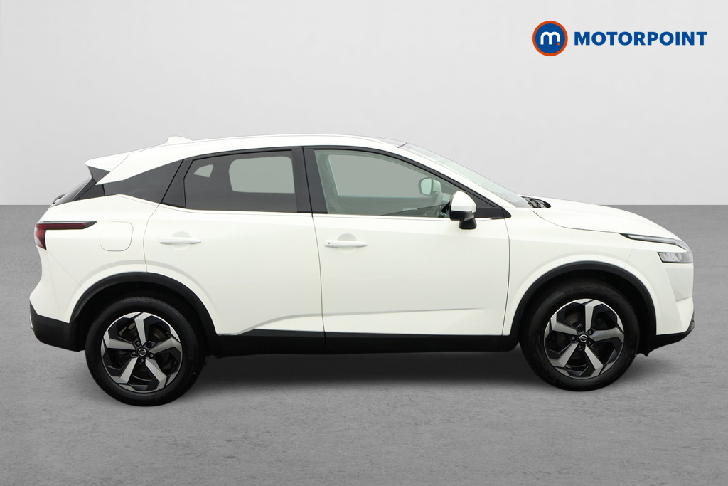 Nissan Qashqai N-Connecta Manual Petrol SUV - Stock Number (1636679) - Drivers side