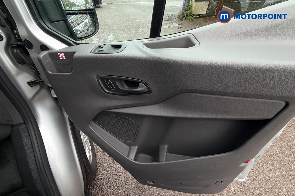 Ford Transit Limited Automatic Diesel Medium Roof Van - Stock Number (1639450) - 19th supplementary image