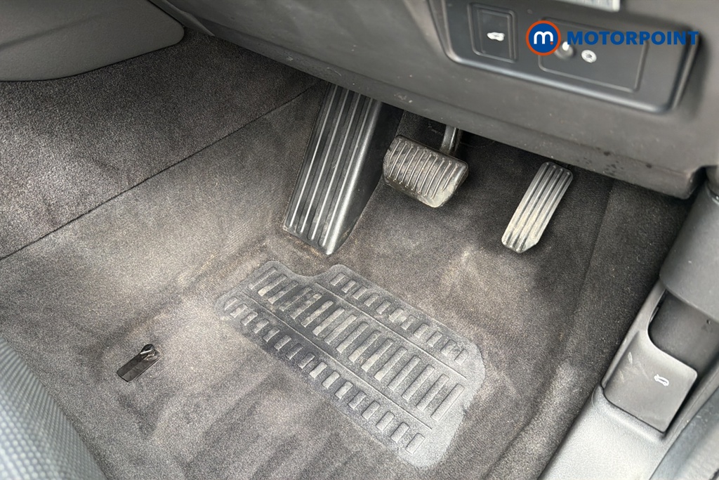 Land Rover Discovery Sport SE Automatic Diesel SUV - Stock Number (1641787) - 24th supplementary image