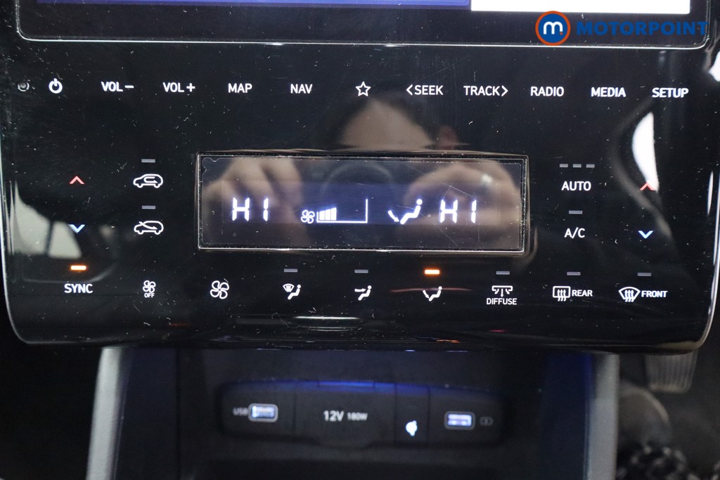 Hyundai Tucson Ultimate Manual Petrol SUV - Stock Number (1642083) - 9th supplementary image