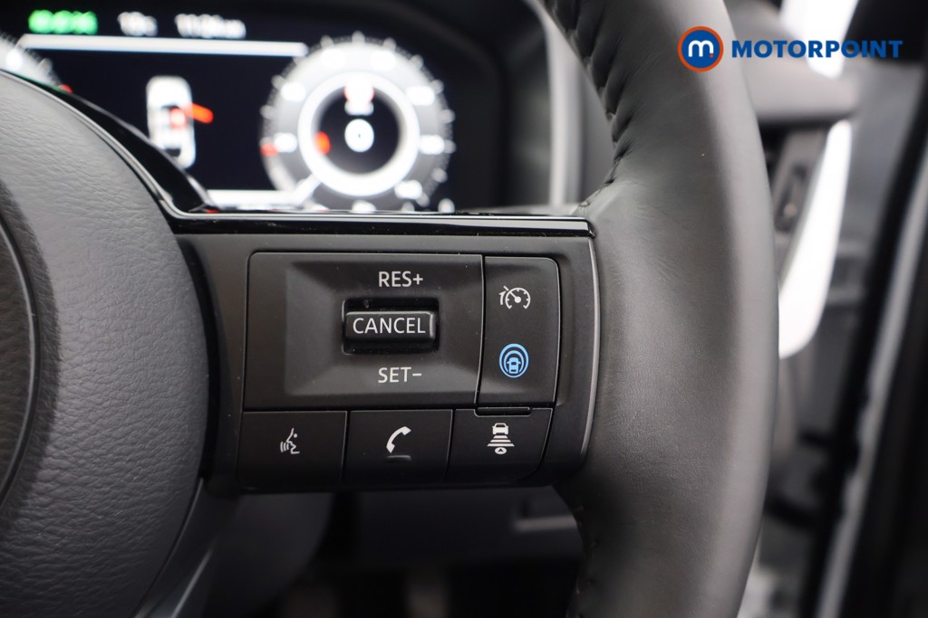 Nissan Qashqai N-Connecta Manual Petrol SUV - Stock Number (1642187) - 4th supplementary image